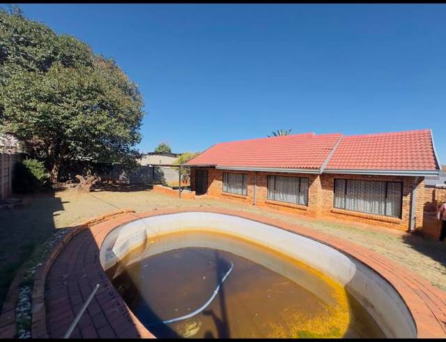 3 BEDROOM HOUSE FOR SALE IN WITPOORTJIE